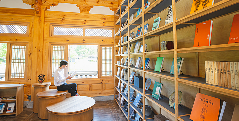 전주 도서관, 여름의 첫 페이지를 열다 썸네일이미지