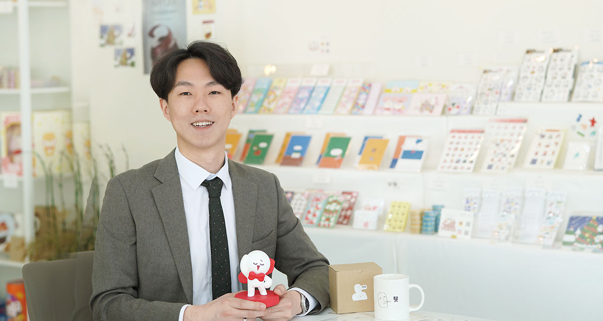이모티콘 작가‘범고래’ 김규진 썸네일이미지